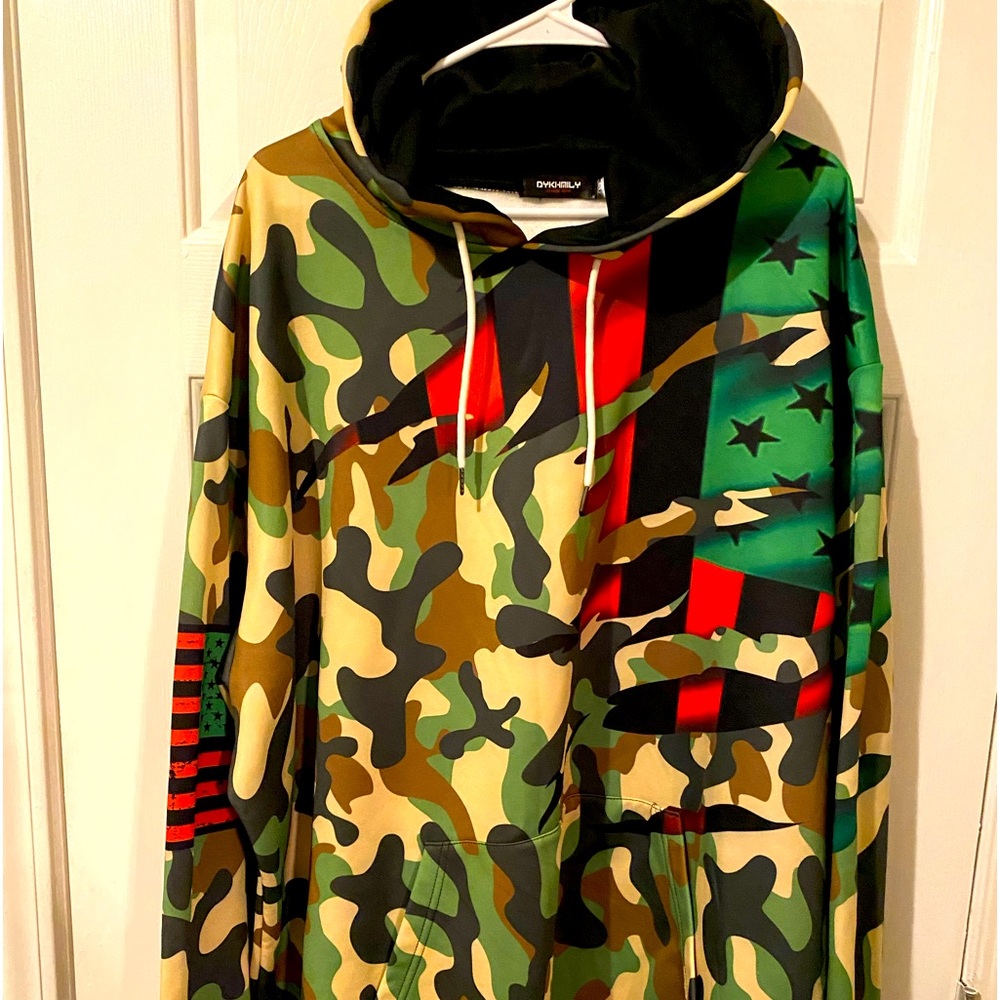 Size 4XL Camouflage print sweatshirt